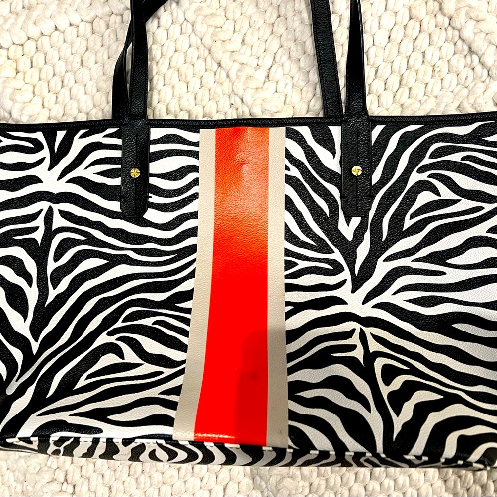 Zebra print tote bag.